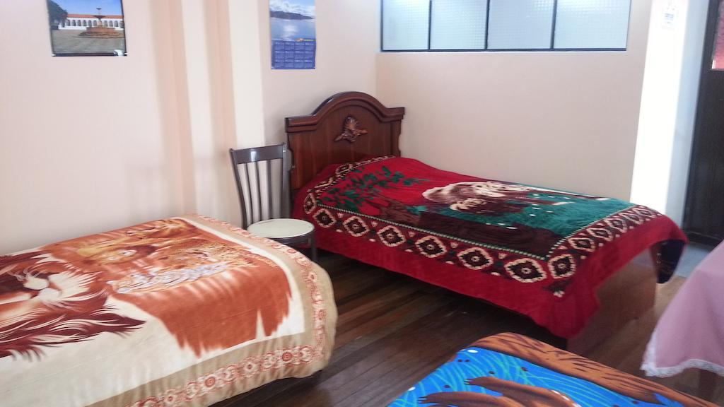 Hostal Villa Imperial Yunguyo Rum bild